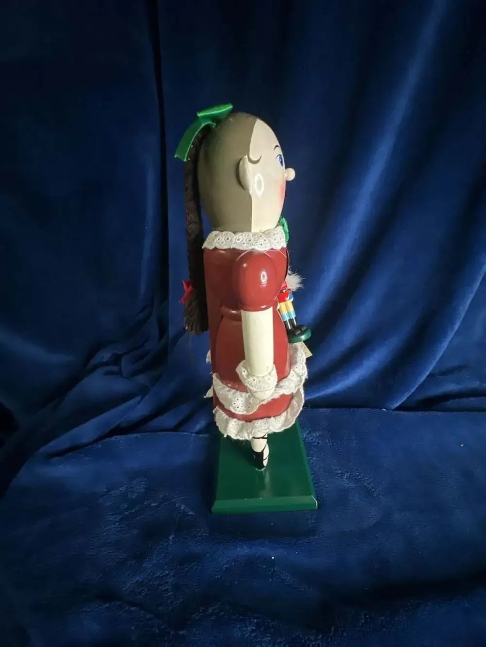 2006 Target Limited Edition Nutcracker Collection Girl Ballerina Holding Toy Sol